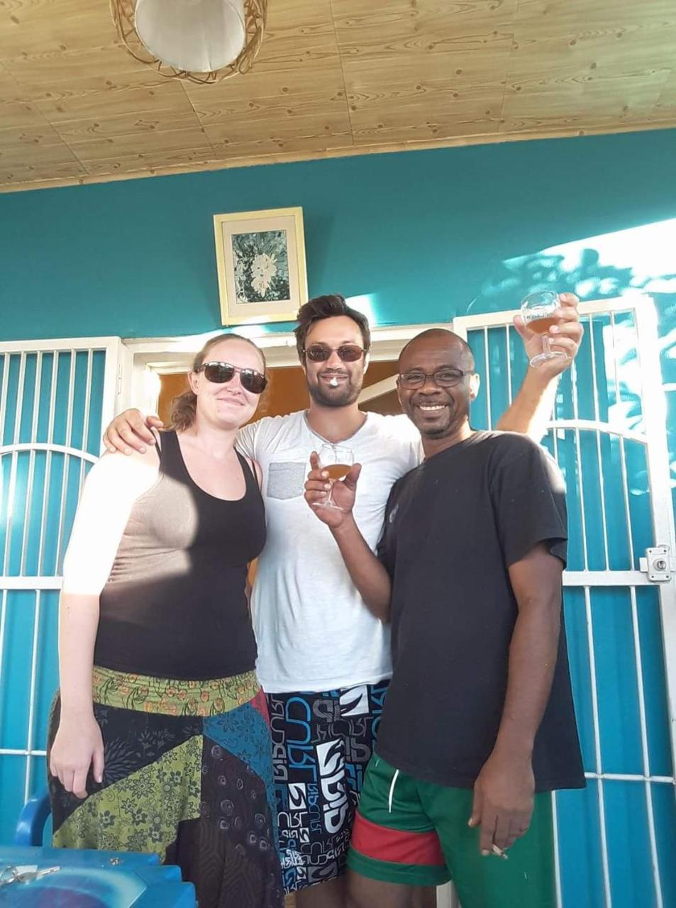 Auberge Bouloulou Boueni Eksteriør bilde